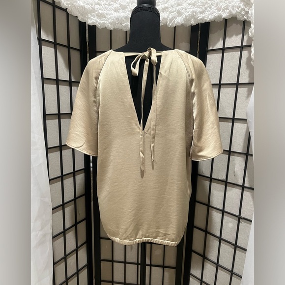 Banana Republic Classic SILVER CREAM V BACK TOP WOMEN SIZE M - Picture 5 of 8